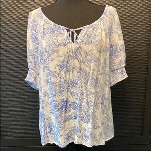 White and Blue Chinoiserie Print Medium Blouse Elastic Cuff Sleeves Tie Front